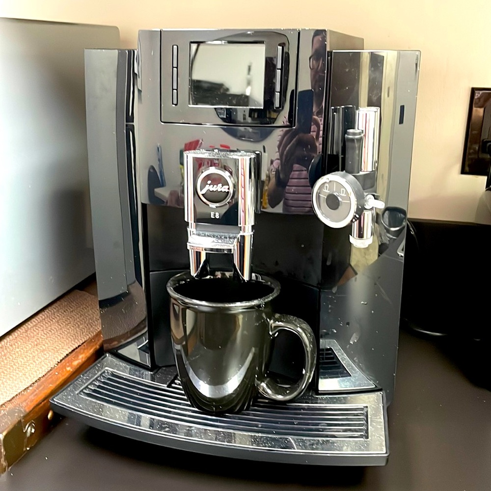 Jura E8 Super-Automatic